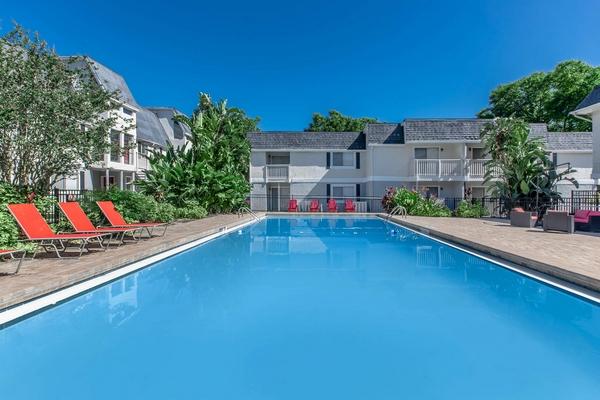 308 Wymore Rd #308-103 - 1,665USD / month