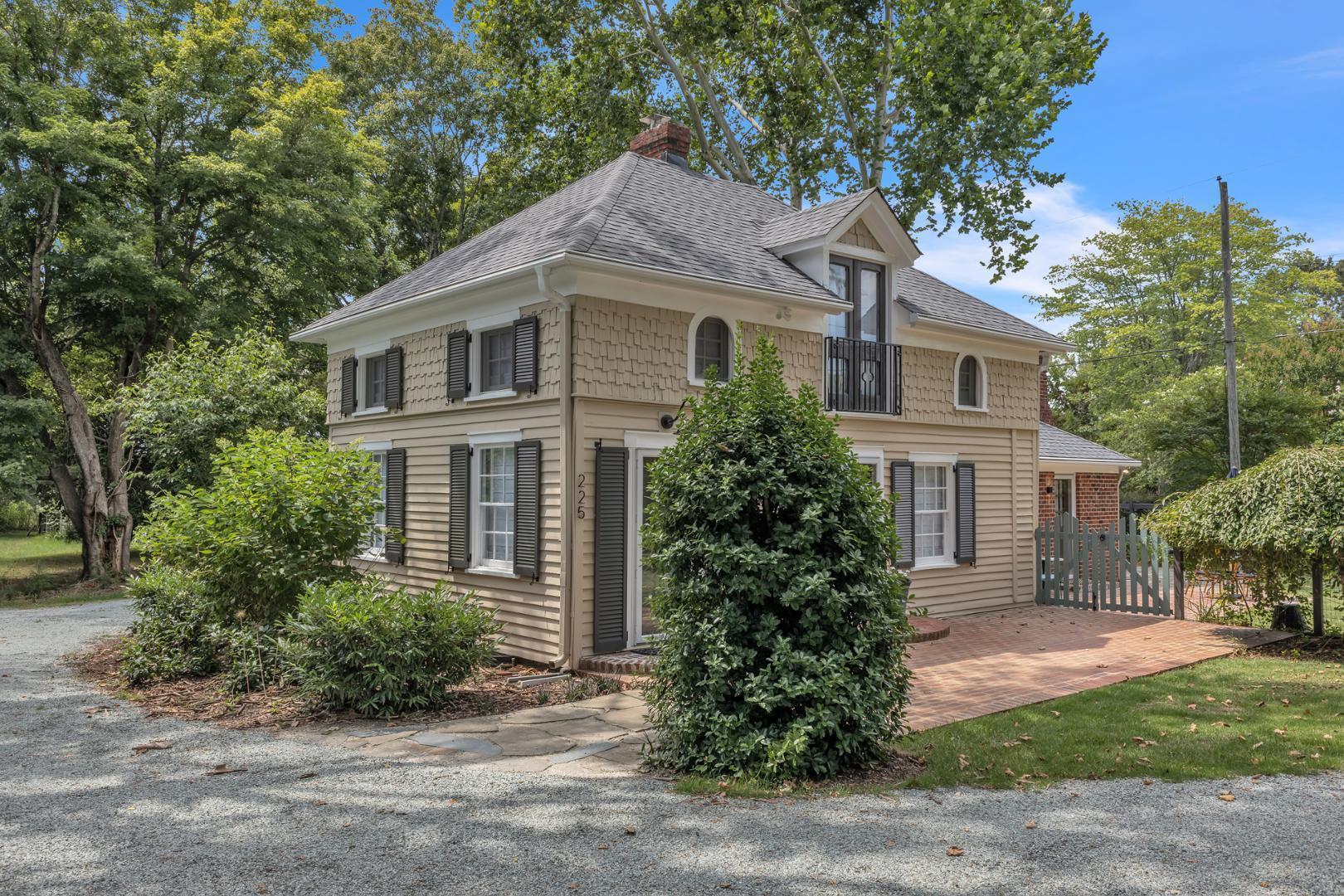 Hillsborough, NC, 27278