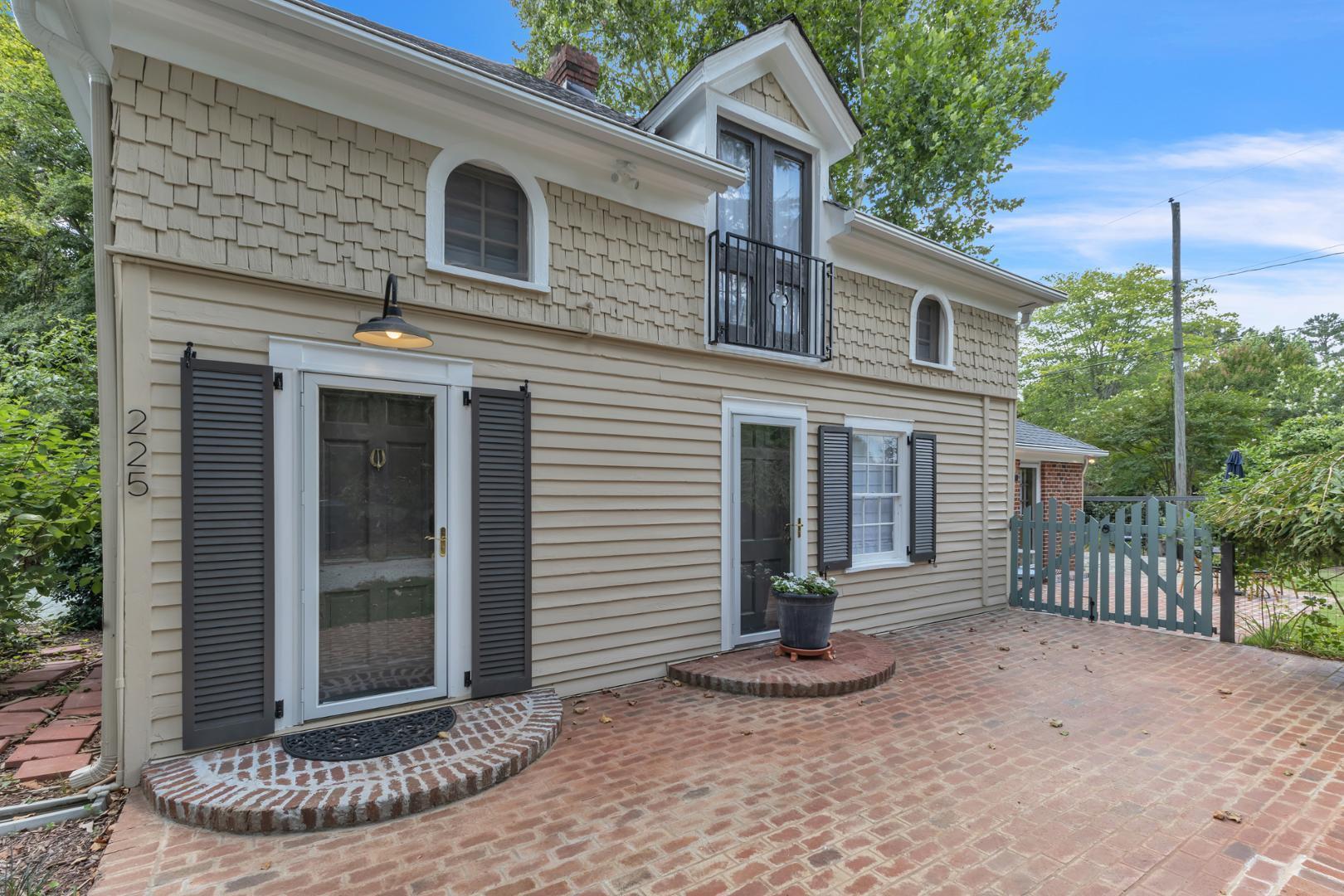 Hillsborough, NC, 27278