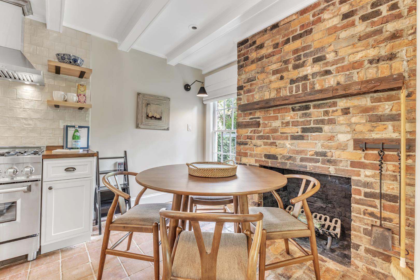 Hillsborough, NC, 27278