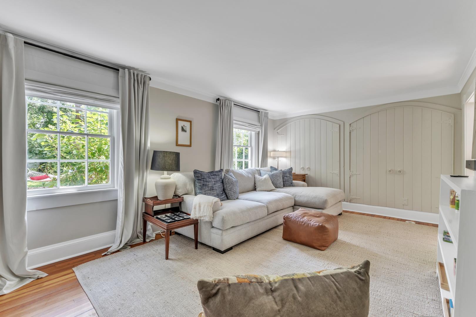 Hillsborough, NC, 27278