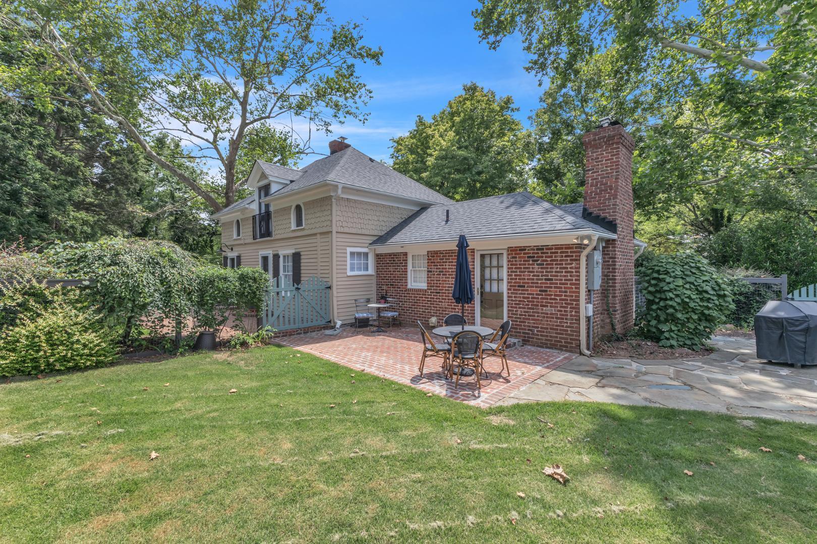 Hillsborough, NC, 27278