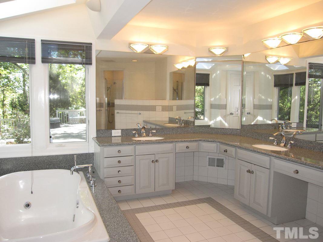 613 Greenwood Road photo 10