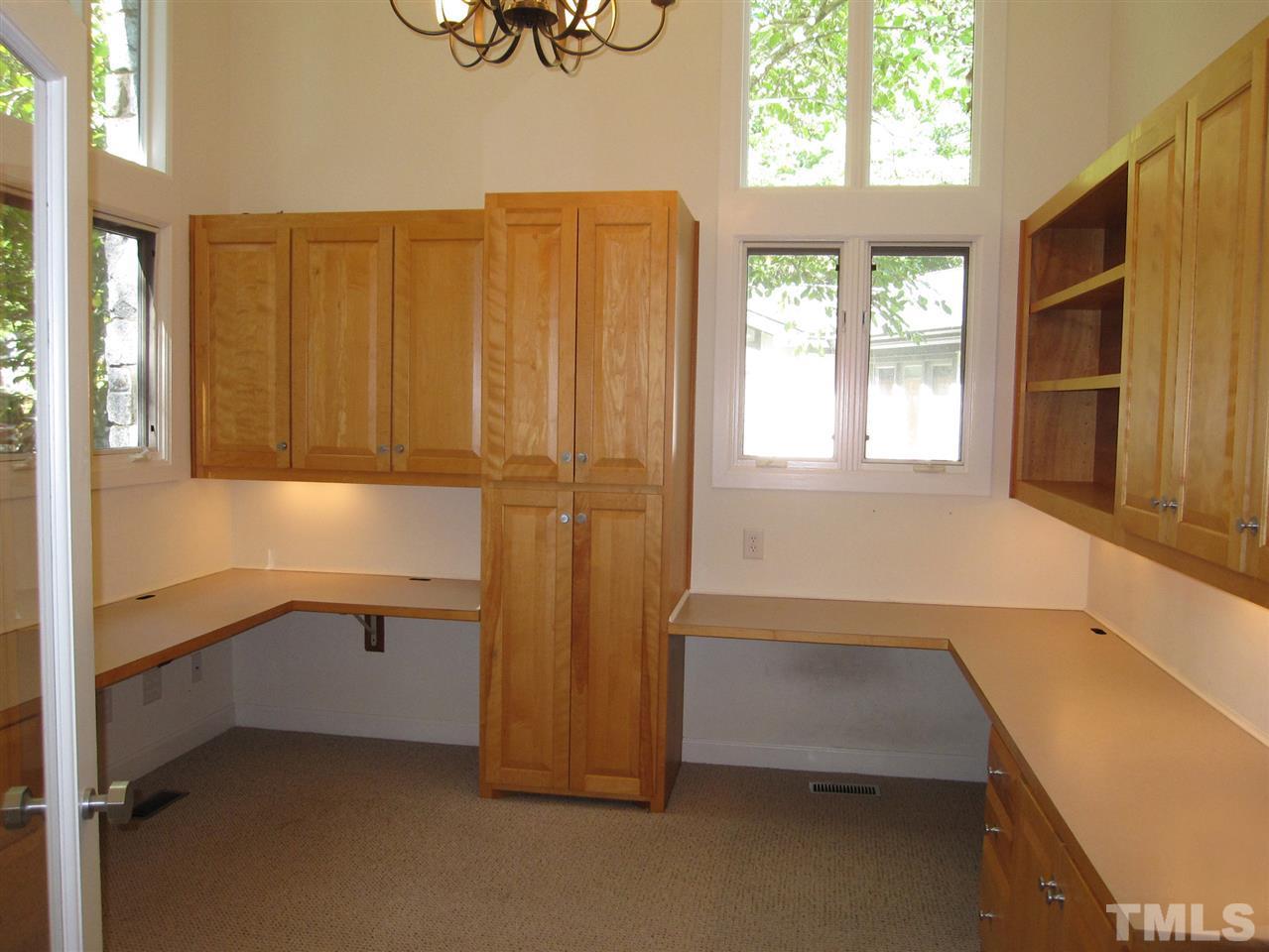 613 Greenwood Road photo 16