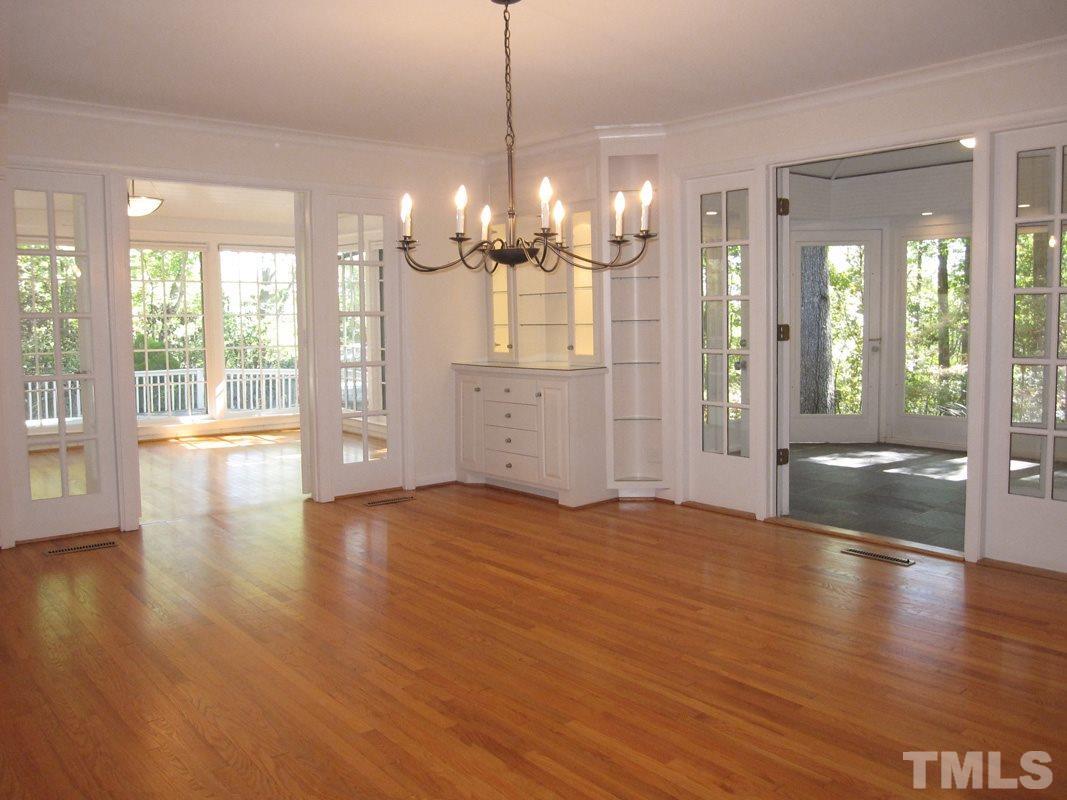 613 Greenwood Road photo 4