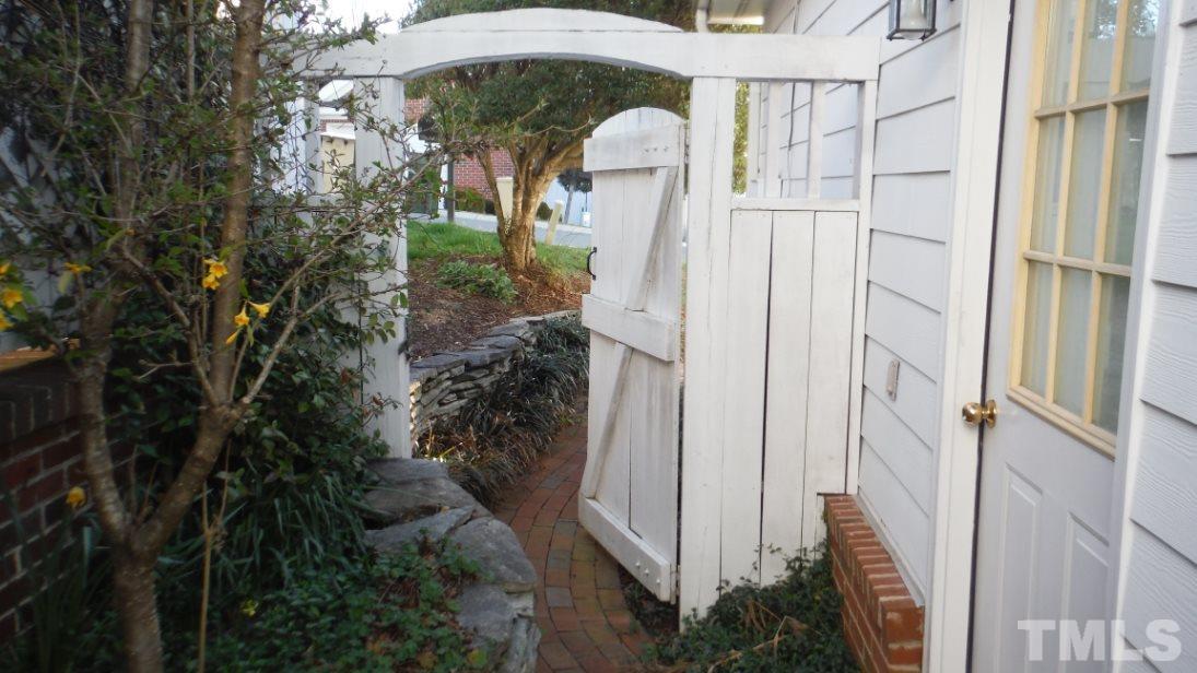 120 Nolen Lane photo 5