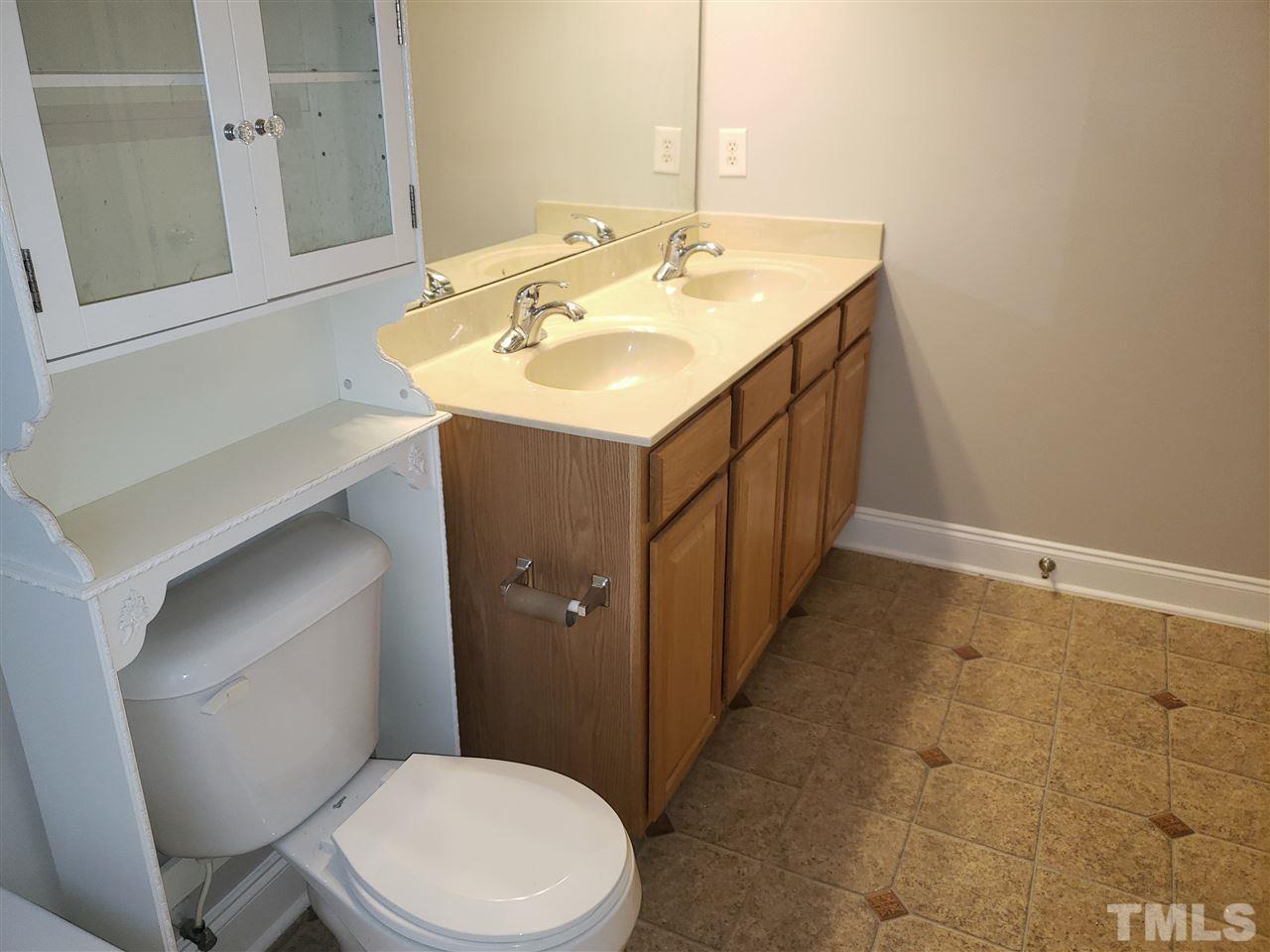 526 Emerald Downs Road photo 12