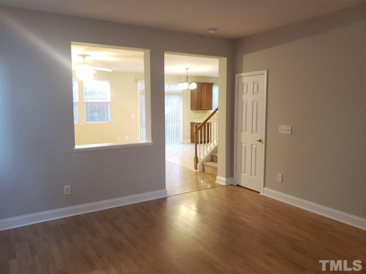 526 Emerald Downs Road photo 2