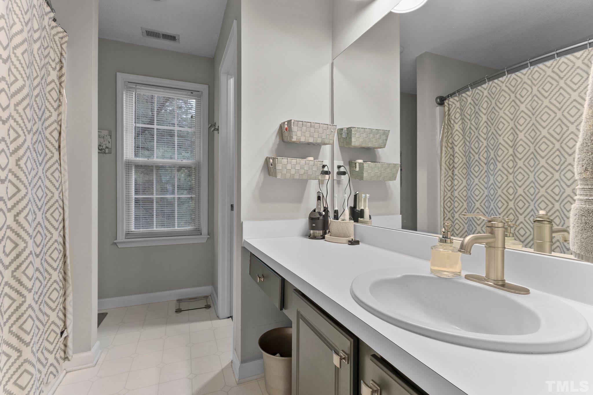 806 Spring Meadow Drive photo 17