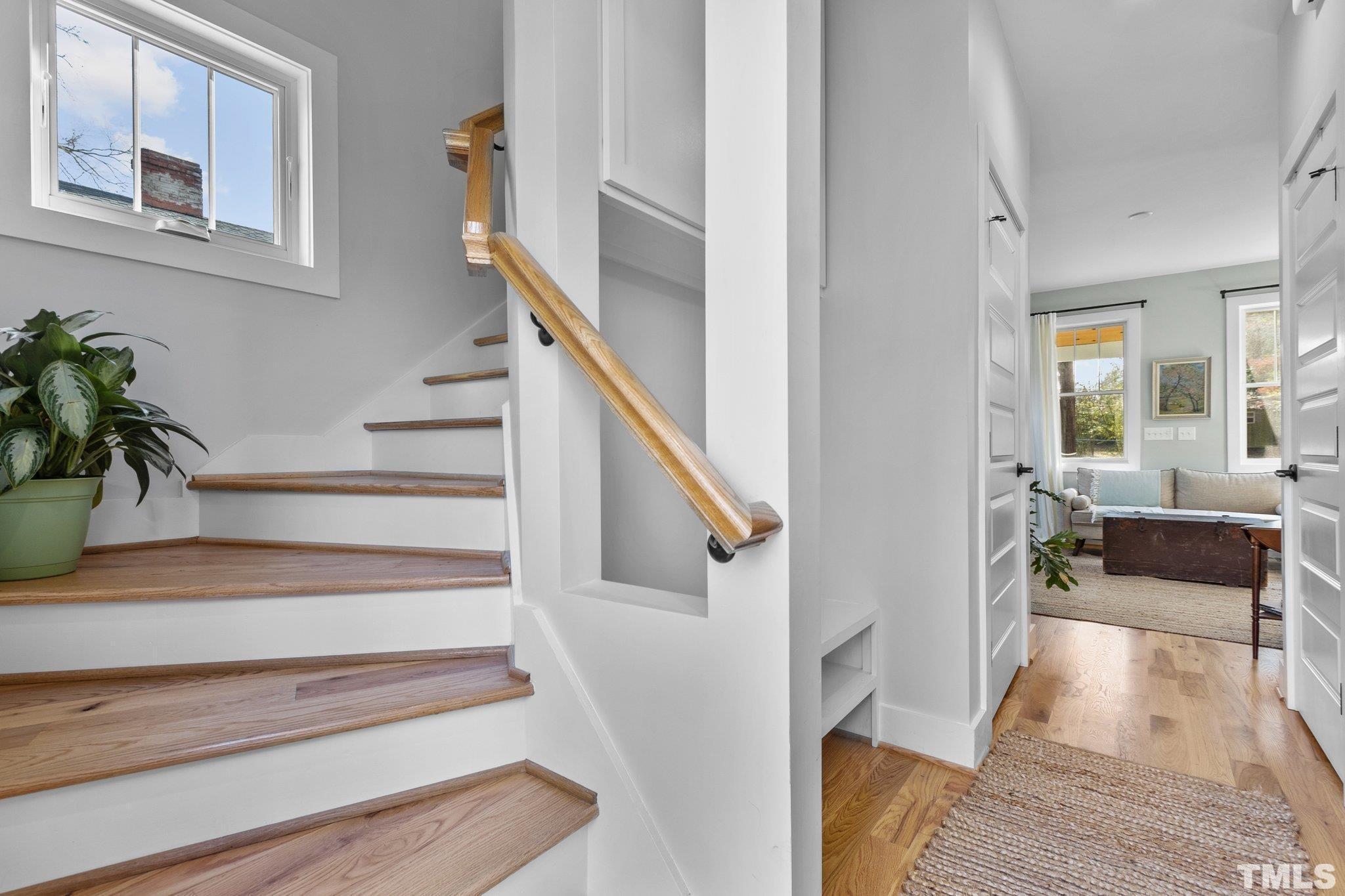 1604 W Knox Street photo 13