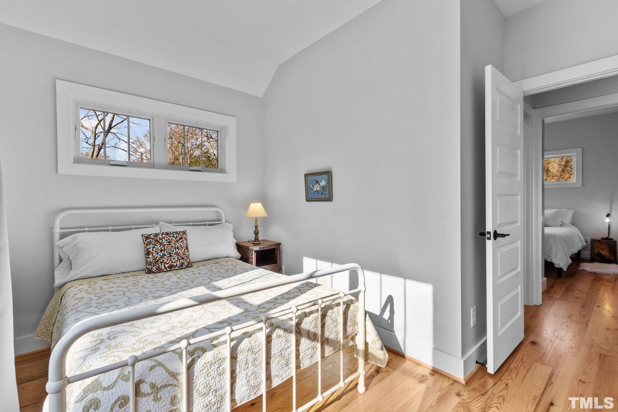 1604 W Knox Street photo 15