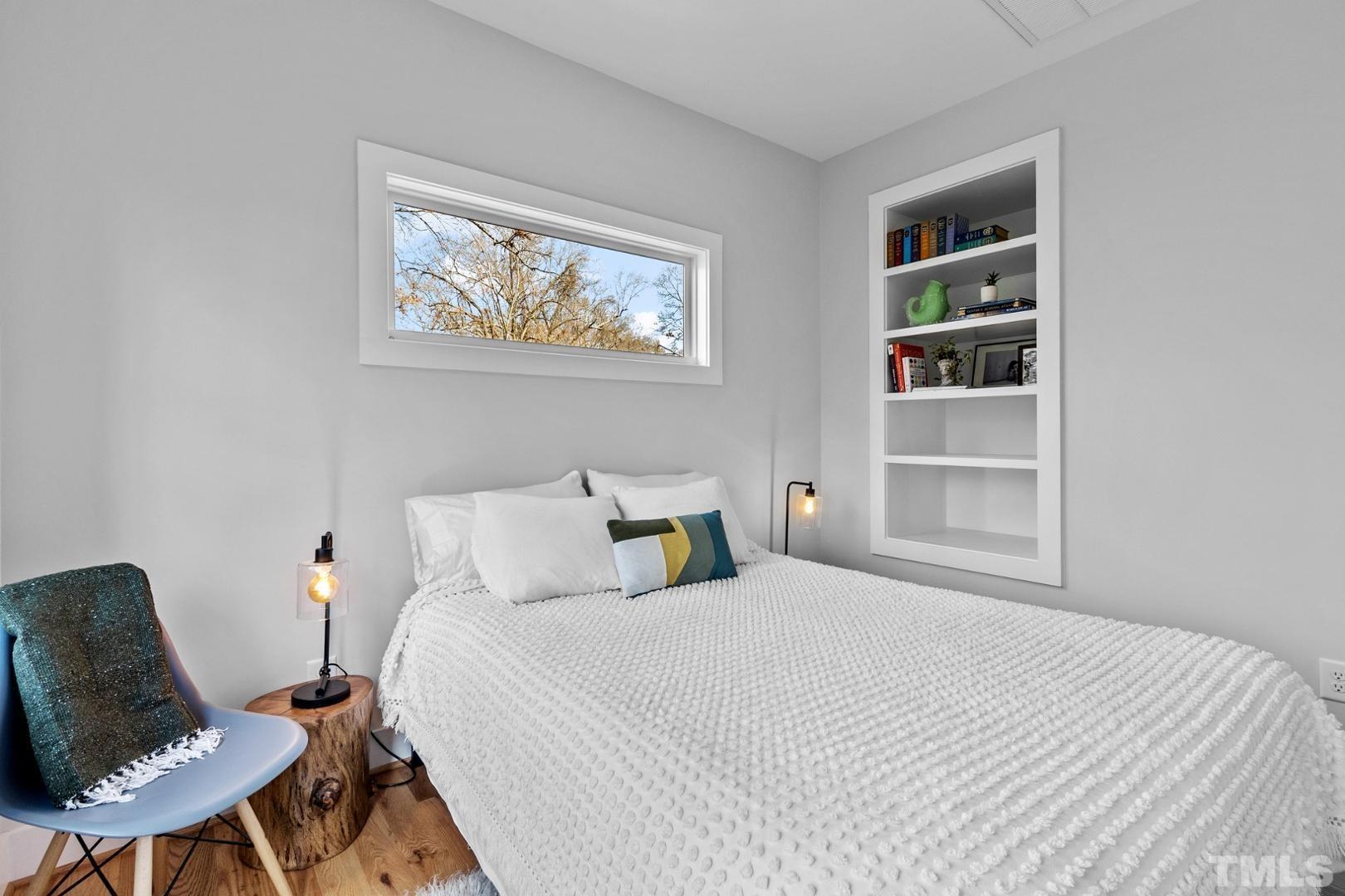 1604 W Knox Street photo 20