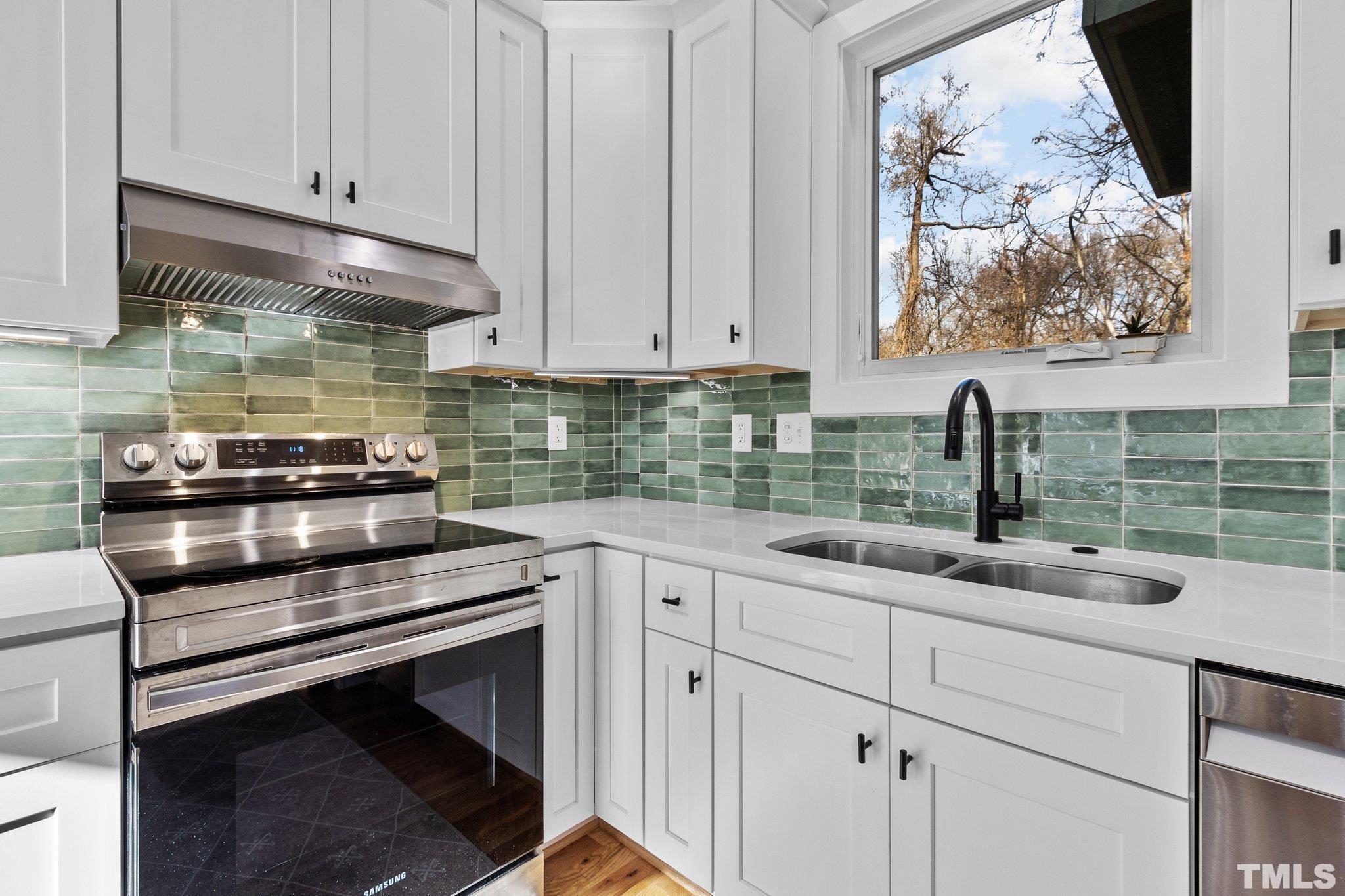 1604 W Knox Street photo 7