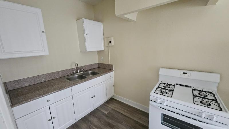 1026 Ingraham St #109 - 1,450USD / month