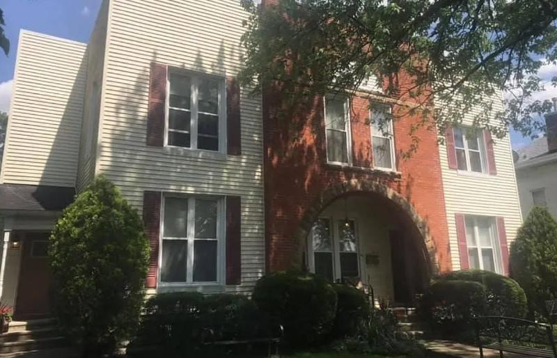 https://cdn.rentalbeast.com/listings/TURBOTENANT-1349167-0.jpg.rbm