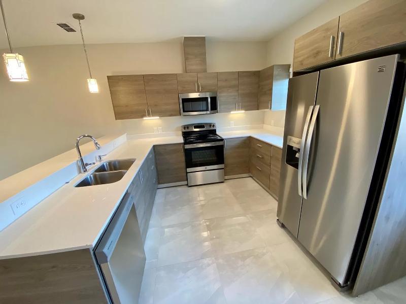 https://cdn.rentalbeast.com/listings/TURBOTENANT-1448604-2.jpg.rbm