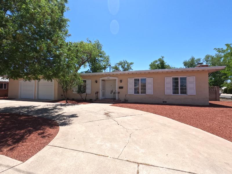 3600 Mackland - 4,000USD / month