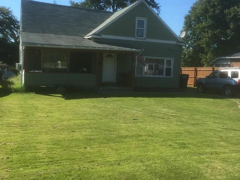 155 Cohassett Dr - 1,590USD / month