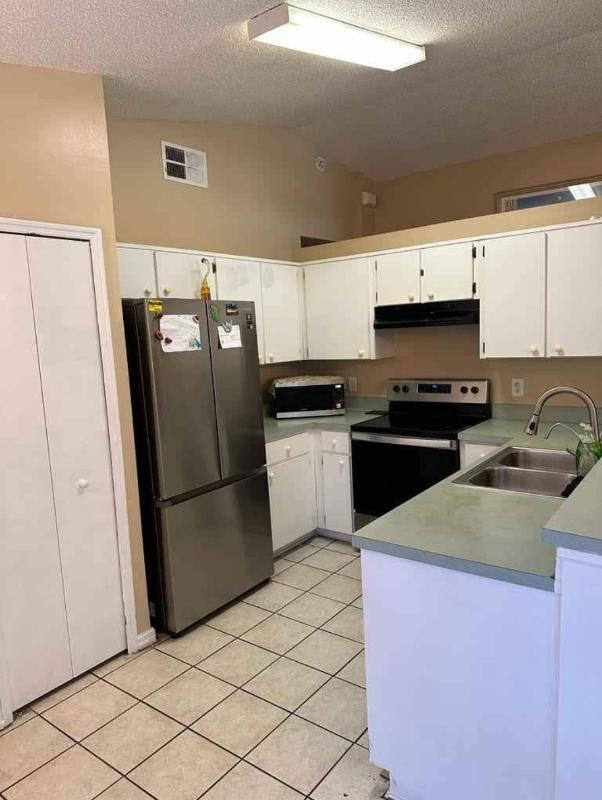 https://cdn.rentalbeast.com/listings/TURBOTENANT-1644612-2.jpg.rbm