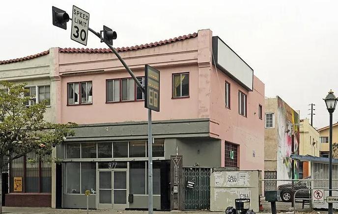977 North Hill Street - 3,500USD / month