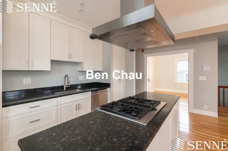 8 Rockingham St #2B - 4,400USD / month