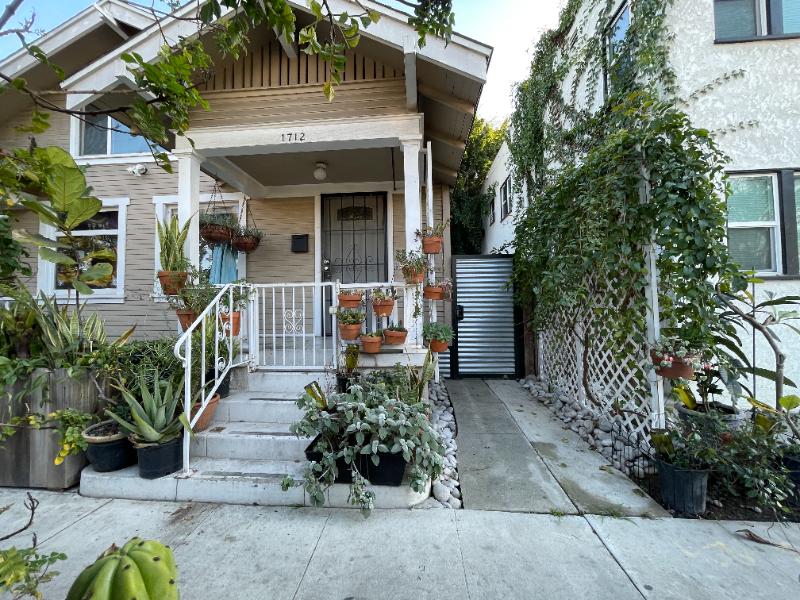 https://cdn.rentalbeast.com/listings/TURBOTENANT-1763661-0.jpg.rbm