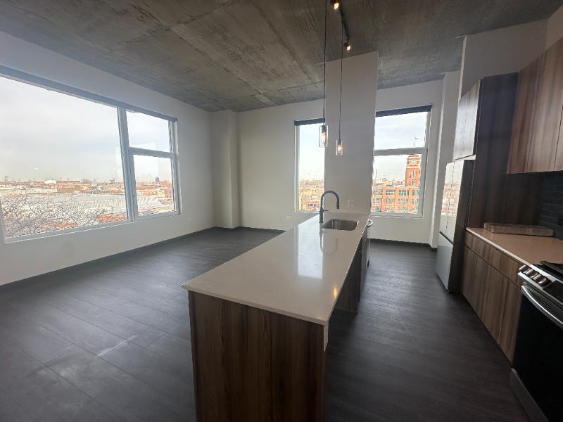 223 N Ashland Blvd #2 - 3,320USD / month