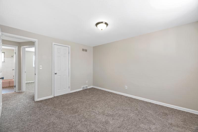 800 Harrisburg Pike #800-A6 - 750USD / month
