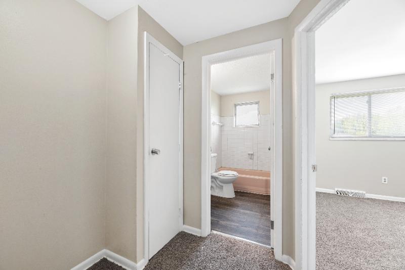 800 Harrisburg Pike #800-A6 - 750USD / month