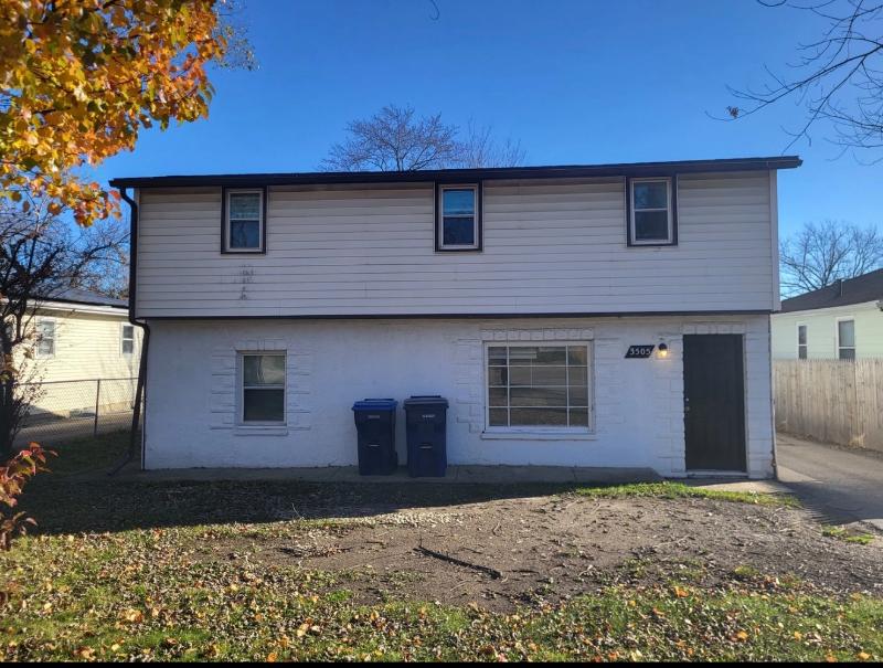 3505 N Lewis Ave, Waukegan, IL - 2,700 USD/ month