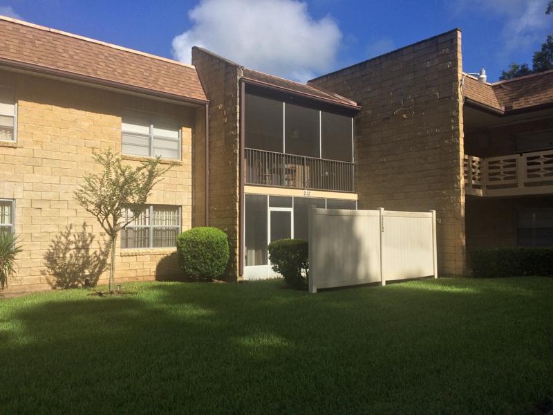 2843 Ne Third St #112, Ocala, FL - 1,250 USD/ month