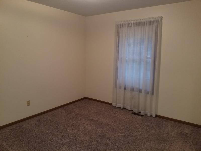 Image 11 For 1112 Oakview Drive