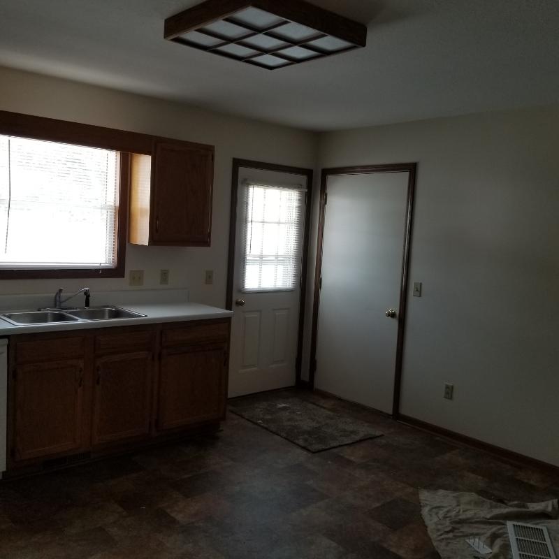 Image 8 For 1112 Oakview Drive