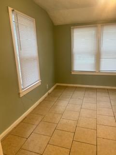 113 1/2 Chicago St - 925USD / month