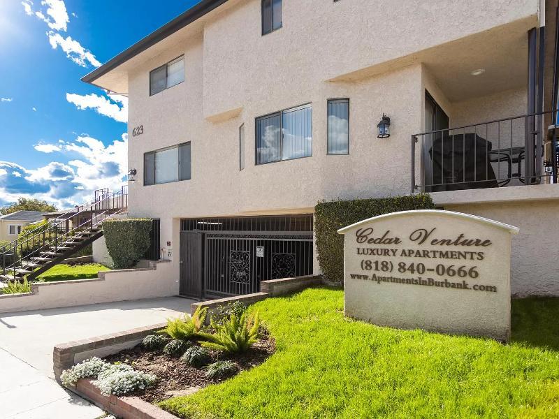 https://cdn.rentalbeast.com/listings/TURBOTENANT-985780-1.jpg.rbm