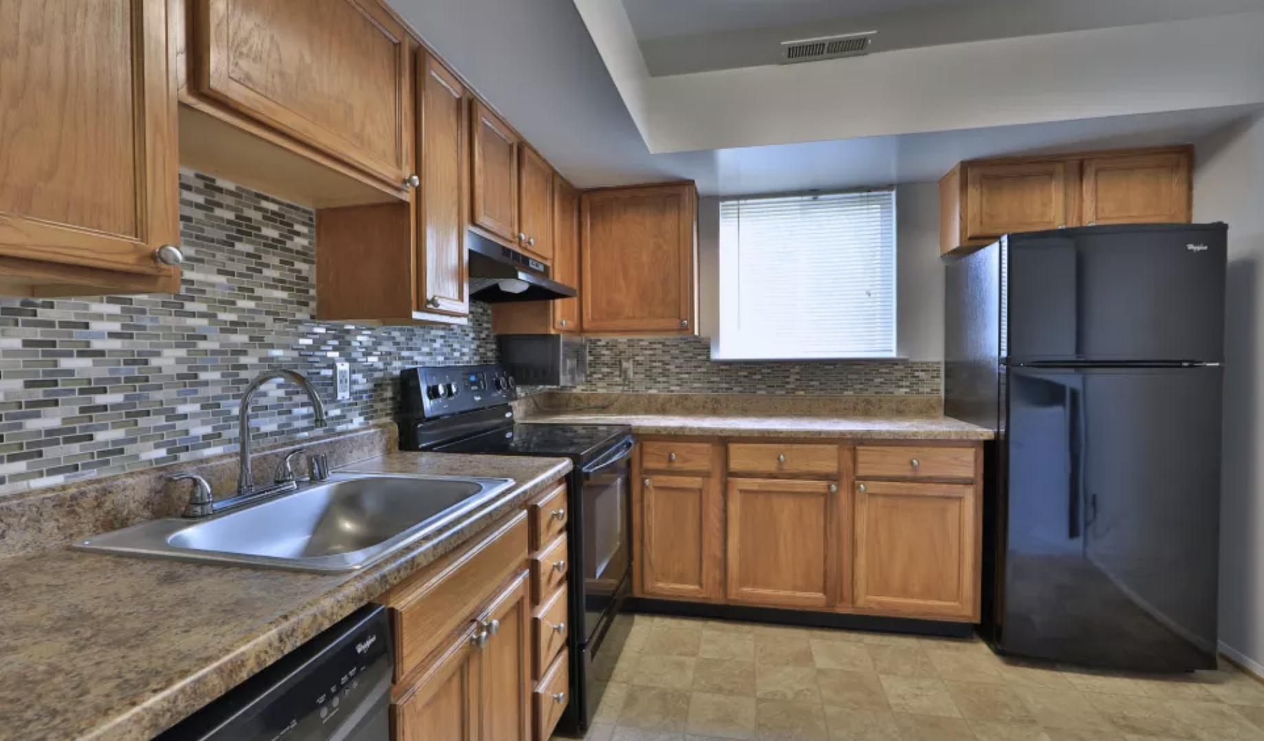 https://cdn.rentalbeast.com/listings/XAVIER-rbId11111201-0.jpg.rbm