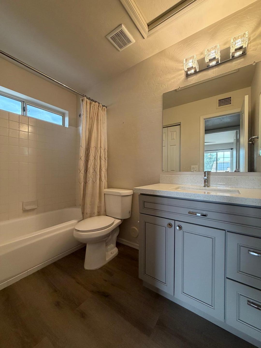 902 S Surfside Drive, Gilbert, AZ 85233